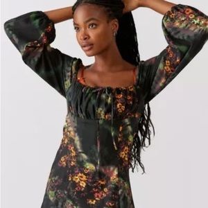 NWT Urban Outfitters Vivienne Printed Long Sleeve Mini Dress